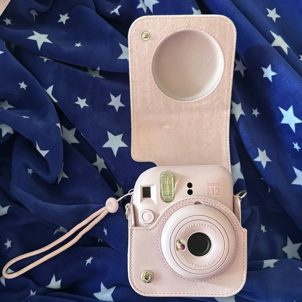 Fujifilm Instax mini 12 camera + protective case + instax mini film